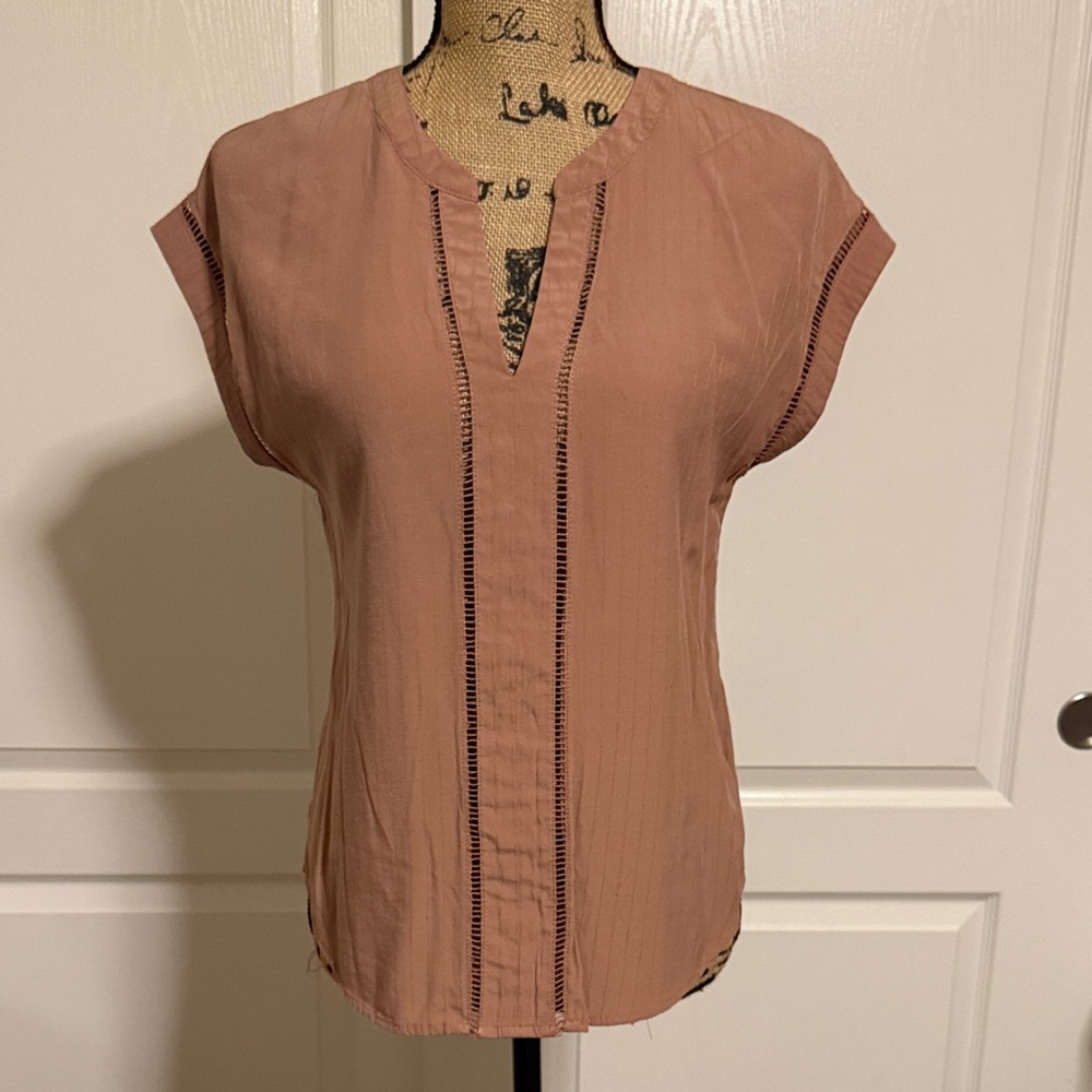 mine Mauve Split-Neck Cap Sleeve Blouse